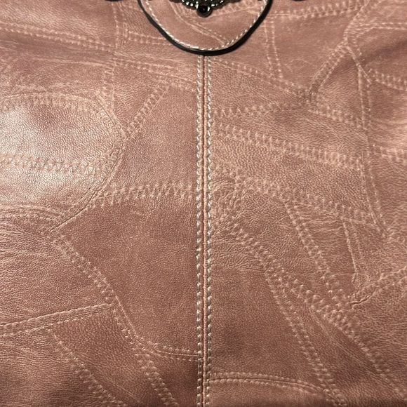 Barbie Pink Kiss Lock Contrasty Stitch Shoulder Bag With Adjustable Crossbody - Picture 3 of 16